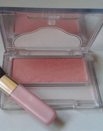 Bibir Lembut Dan Halus Dengan Gulaco Produk Buatan Dalam bibir lembut dan halus dengan gulaco produk buatan dalam