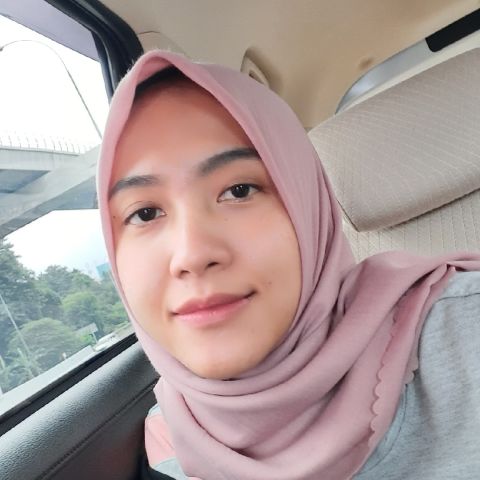 Sarah Lovely's Instagram, Twitter & Facebook on IDCrawl