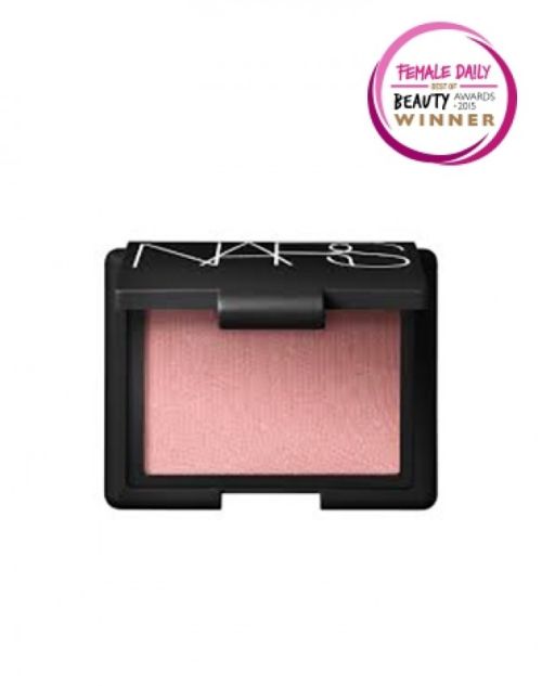 blush on female daily