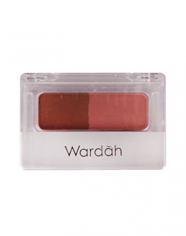 blush on female daily