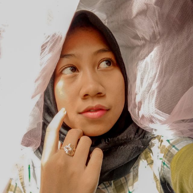 image-user-female-daily