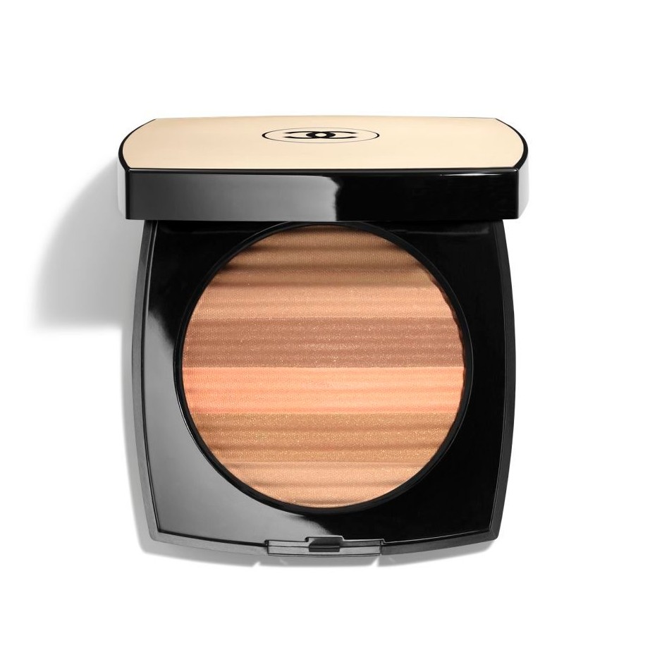 Chanel Vitalumière Compact Douceur - Beauty Review