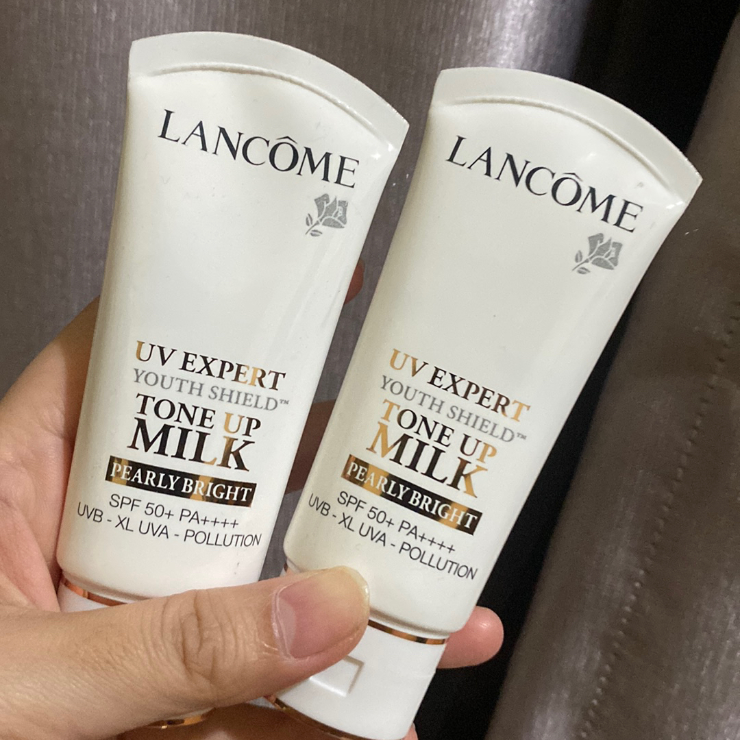 Lancome Uv expert Youth shield tone up milk - Beauty Review