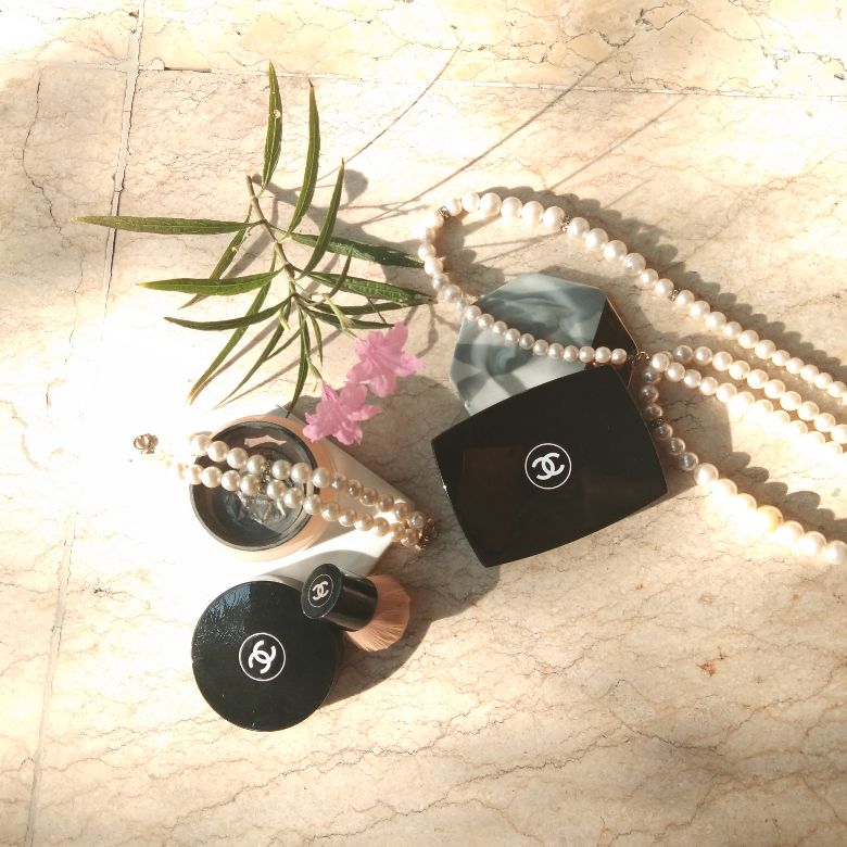 Chanel Vitalumière Compact Douceur - Beauty Review