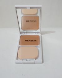 Revlon Microfine Whitening Powder Makeup fair beige 04