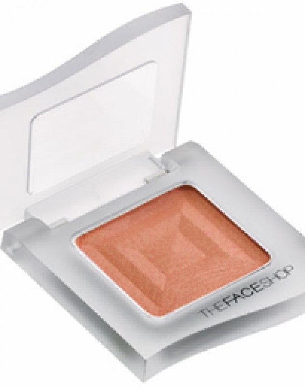 Color to Eyeshadow