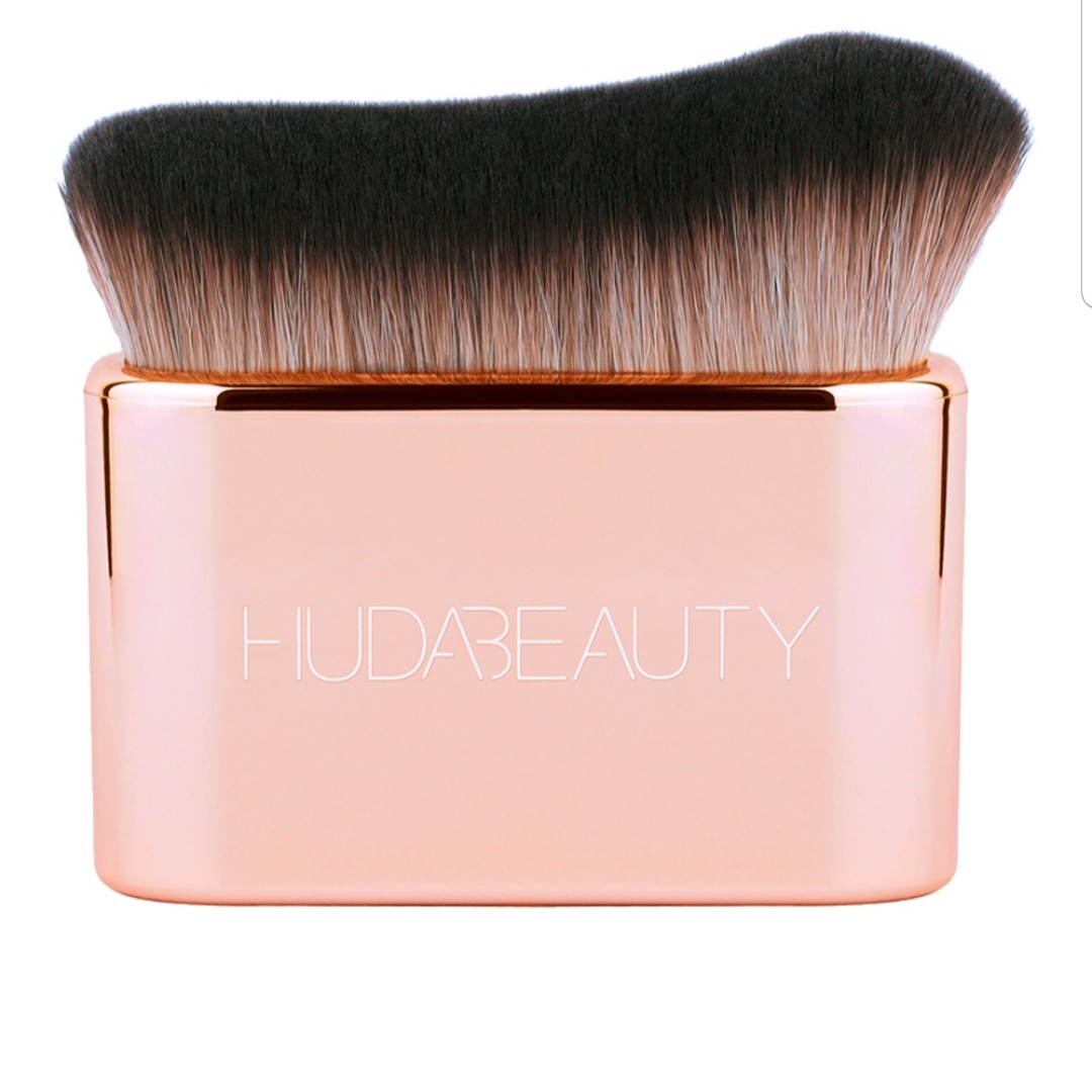 Blur and Glow Body Brush