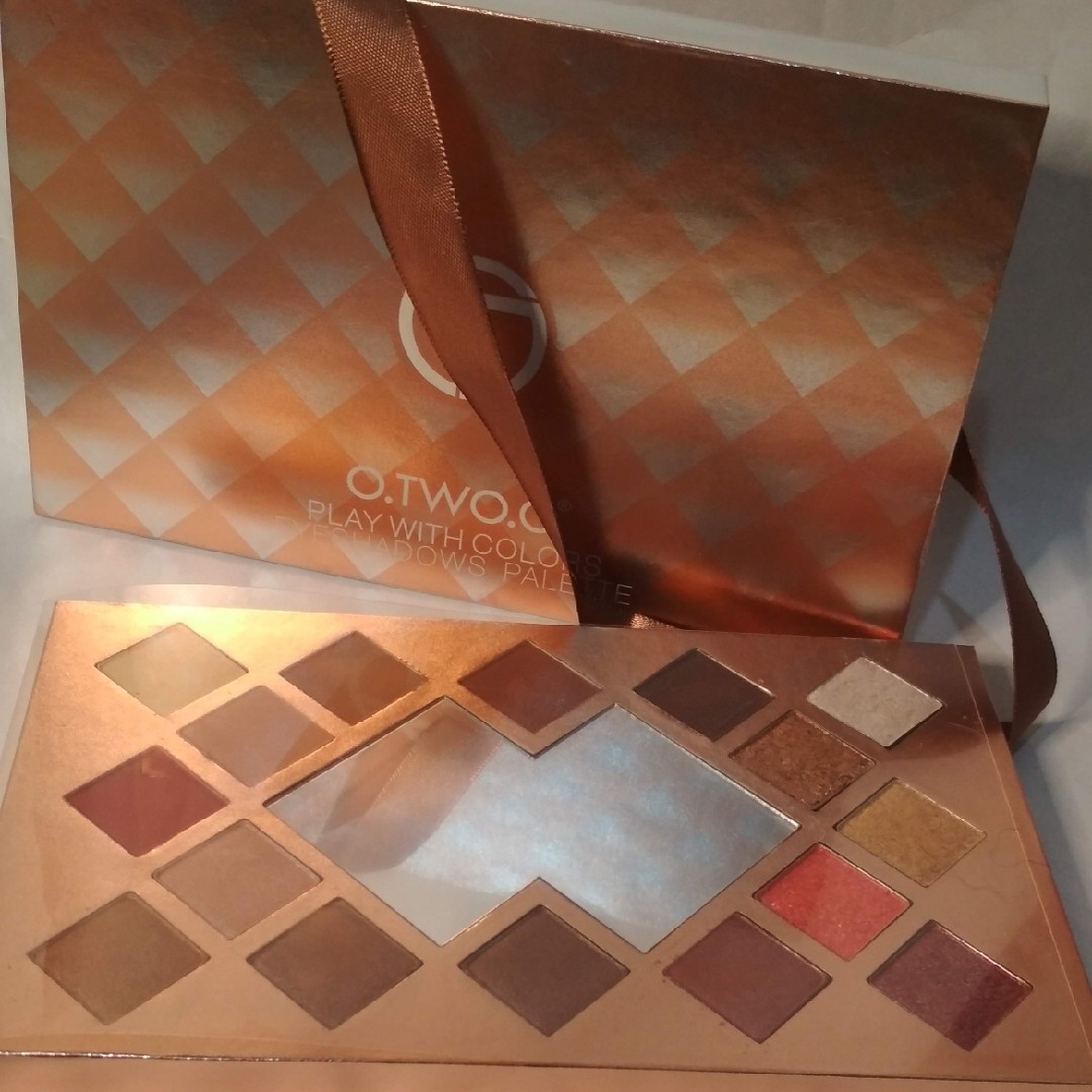Play With Color Eyeshadow Pallet