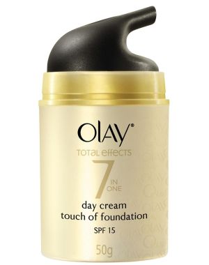 Total Effects 7 in 1 Day Cream Touch of Foundation SPF 15