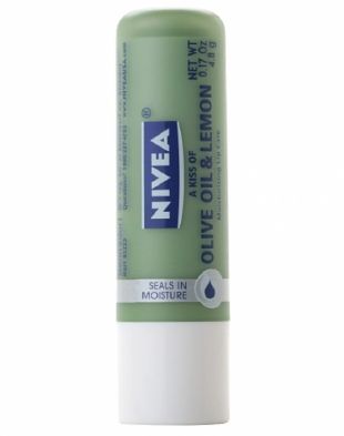 NIVEA Essential Lip Care A Kiss of Olive Oil and Lemon