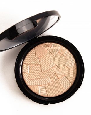 Anastasia Beverly Hills Illuminator So Hollywood
