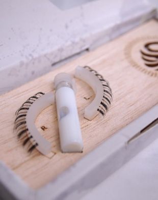 Silver Swan lower lashes 306