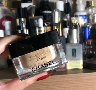 Chanel SUBLIMAGE LE TEINT Shade 20 BEIGE