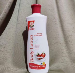 Sari Kosmetik Beauty Whitening Body Lotion Strawberry and Milk