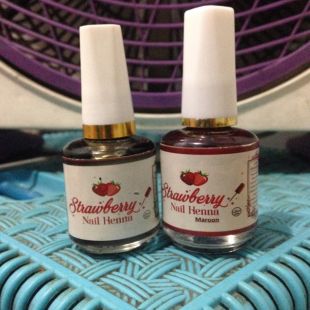 Stroberi Strawberry Nail Henna Maroon and Black