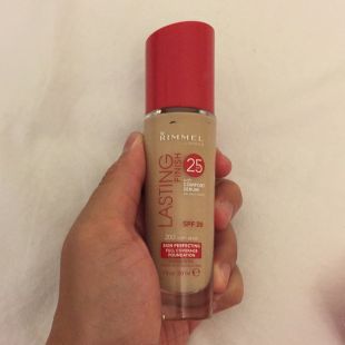 Rimmel Lasting Finish 25HR with Comfort Serum Soft Beige