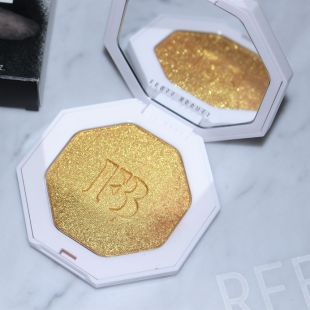 Rihanna Fenty Beauty Highlighter