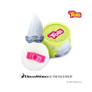 The Face Shop Pastel Cushion Blusher Trolls Shimmer Cupcake Highlighter