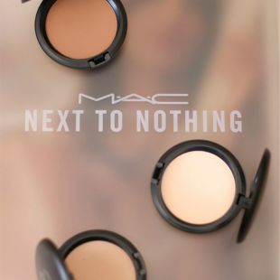 MAC Next to Nothing Pressed Powder Light