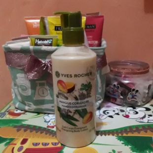 Yves Rocher Energizing body lotion Mango coriander