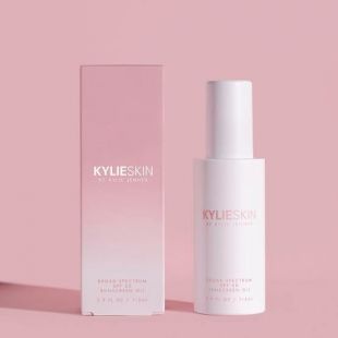 Kylie Cosmetics Broad Spectrum SPF 30 Sunscreen Oil 