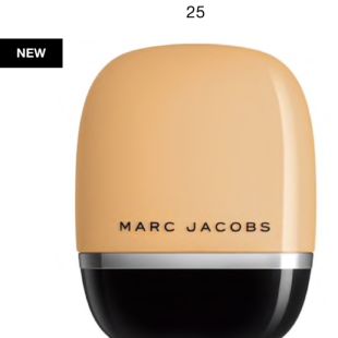 Marc Jacobs Shameless Youthful Look 24H Foundation Y210