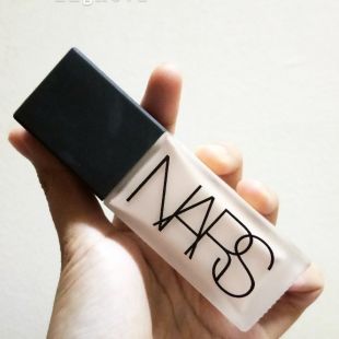 NARS Nars All Day Luminous Weightless Foundation 02. Mont blanc/Light