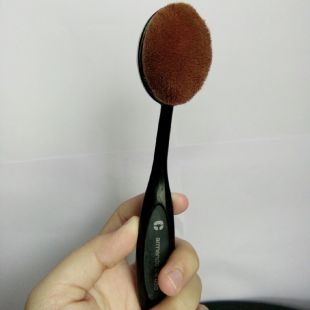Armando Caruso Oval Brush 