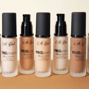 L.A. Girl L.A. Girl Pro.Matte HD long wear matte foundation GLM672 Bisque