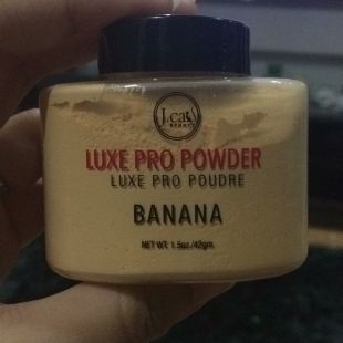 J.Cat Beauty Luxe Pro Powder Banana