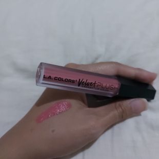 L.A. Colors L.A. Colors Velvet Plush creamy lip color clushy