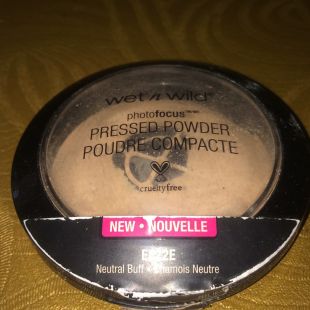 Wet n Wild Pressed Powder Poudre Compacte New Nouvelle / Neutral Buff