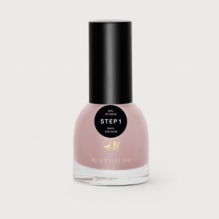 H&M Beauty gel nail polish go to greige