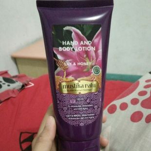 Mustika Ratu Hand and Body Lotion Lily & Honey
