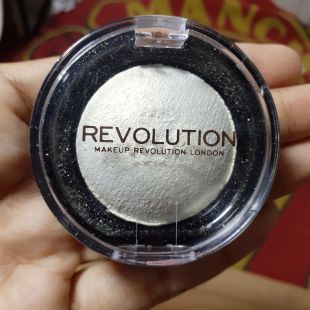 Makeup Revolution Baked Highlighter Illuminateur Golden Lights