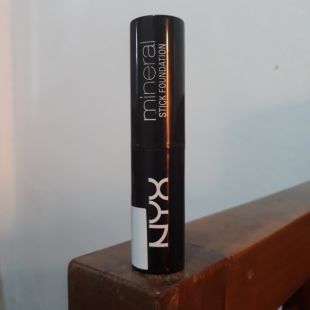 NYX mineral stick foundation MSF 06 Golden Beige