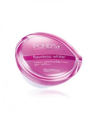 Pond's Flawless White Visible Lightening Day Cream SPF 18/PA++ 