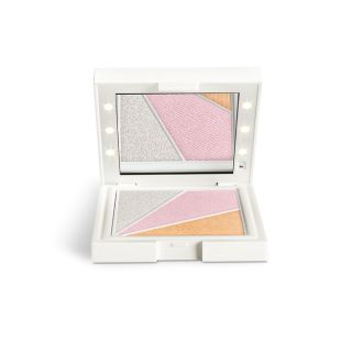 Artistry New York Collection Illuminating Light Up Compact 