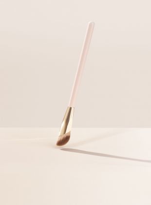 Rare Beauty Liquid Touch Concealer Brush 