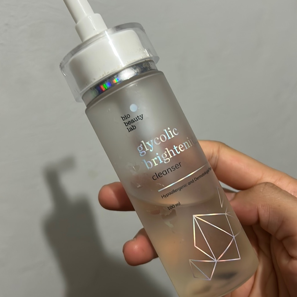 Glycolic Brightening Cleanser imgfdn-2c396422-107c-4daa-8112-70b3e82e95be