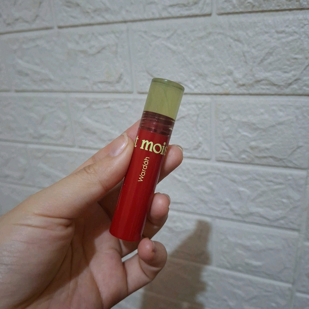 Moist Dew Tint - 06 Cherry Gelato imgfdn-b299c680-e7ea-492f-b961-2ca791bf0839