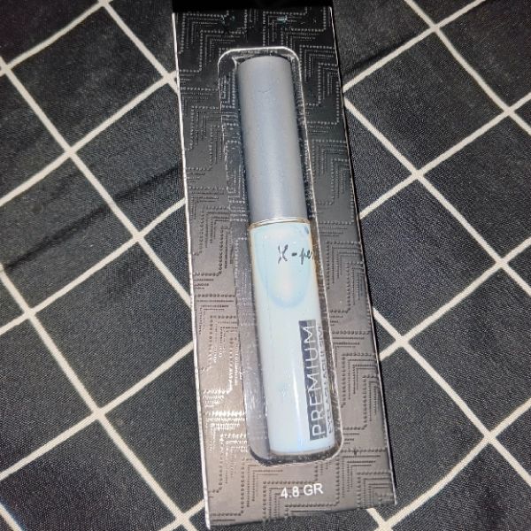 Premium Eyelash Adhesive imgfdn-987ecd46-01e2-4d46-a1db-67fedc3caa00