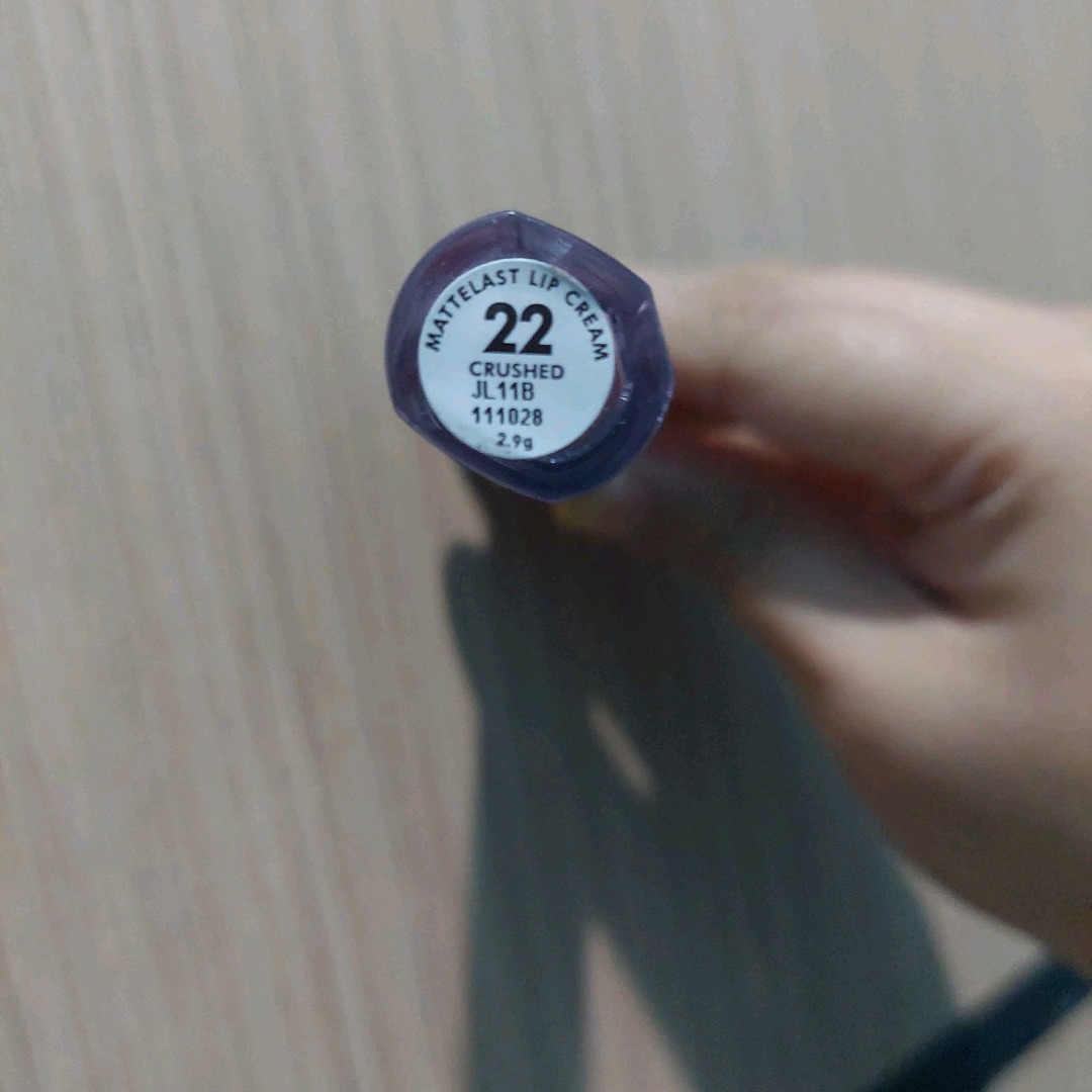 Oh My Glam Mattelast Lip Cream - 22 Crushed  imgfdn-d5e10e89-3bdf-4d1b-8356-e809bb6c7e58