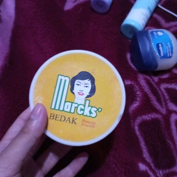 Bedak Beauty Powder - Creme imgfdn-2cee4c85-ab09-4230-8e9c-ec4ebce9a487