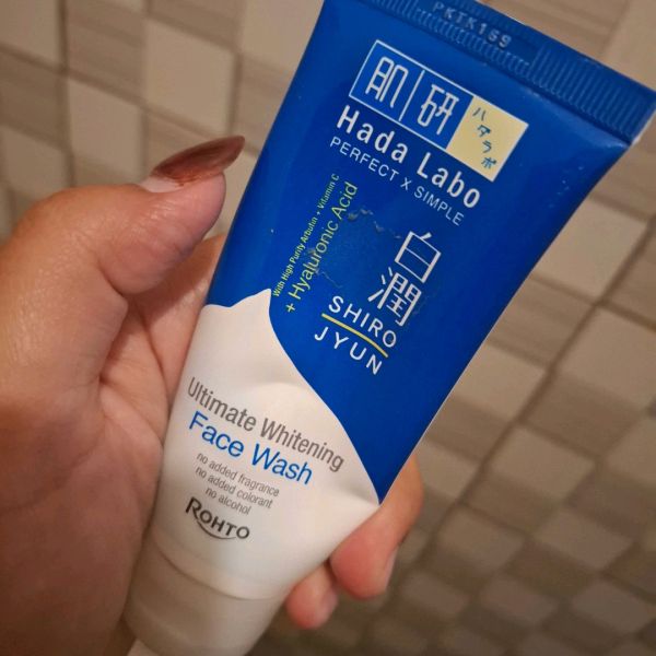 Shirojyun Ultimate Whitening Face Wash imgfdn-ea6c83ac-e575-4232-bd62-54e3ddd8bd8a