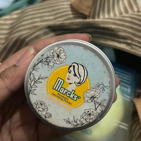 Breathable Smoothing Powder - Ivory imgfdn-69f76746-4317-4287-a337-29106f0fe05c