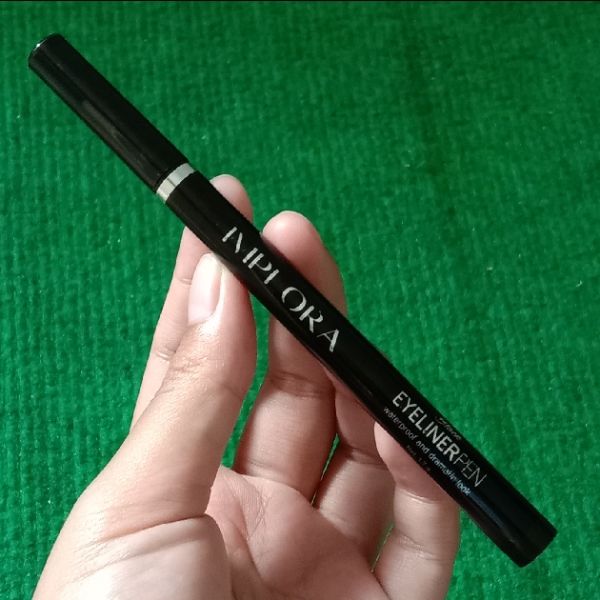 Black Eyeliner Pen imgfdn-cad023c2-d9f9-4b11-a5cc-7d3ffa3d86c0