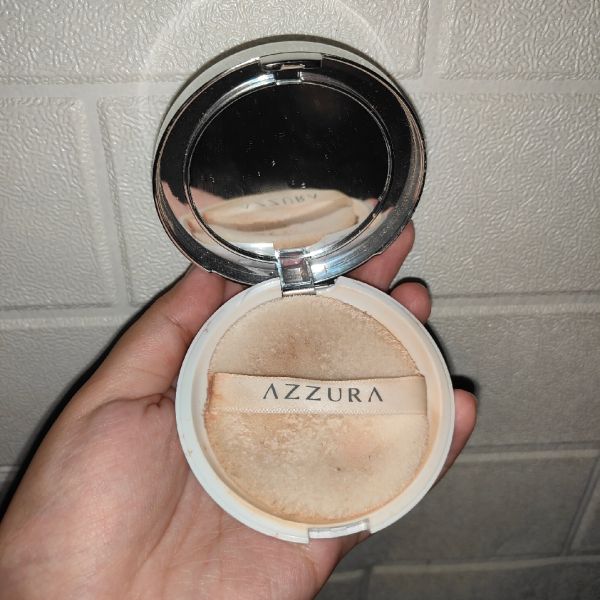 Compact Powder - Light Beige imgfdn-0cabd9f6-9355-4c44-80c5-9d5a9ab60264