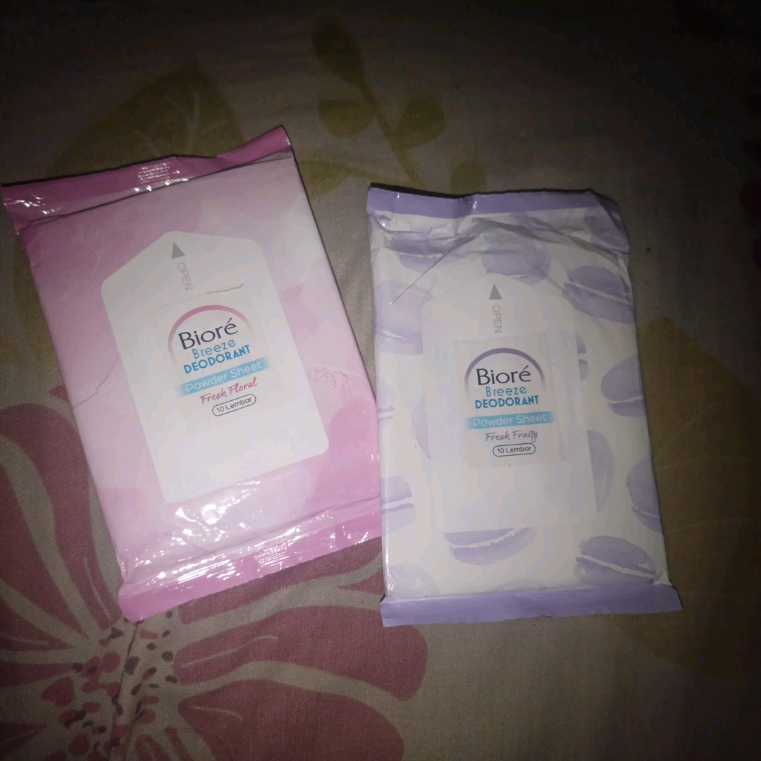 Breeze Deodorant Powder Sheet - Fresh Floral imgfdn-ae1e1225-1ee1-4eb2-bb6c-e6924e284e74