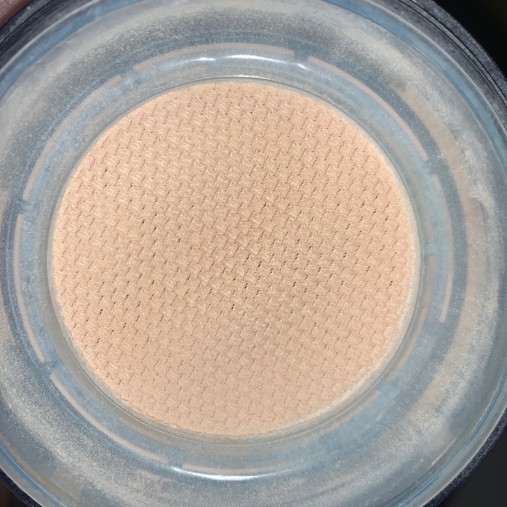 Invisiblur All Day Loose Powder - 02 Ivory imgfdn-13227359-4cb2-4931-b237-4d6150639a6c
